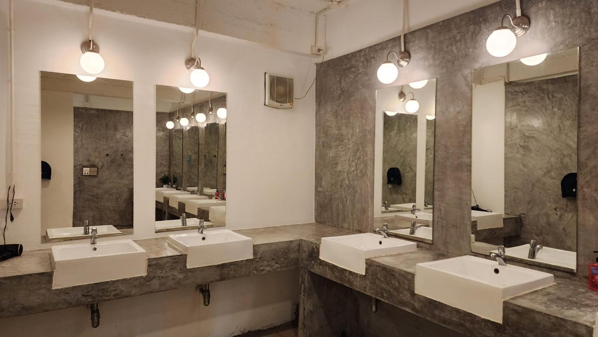 Irest Ao Nang Hostel Exterior photo